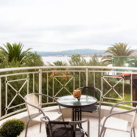 Aμφιτρίτη 3* Nikiti (Sithonia)